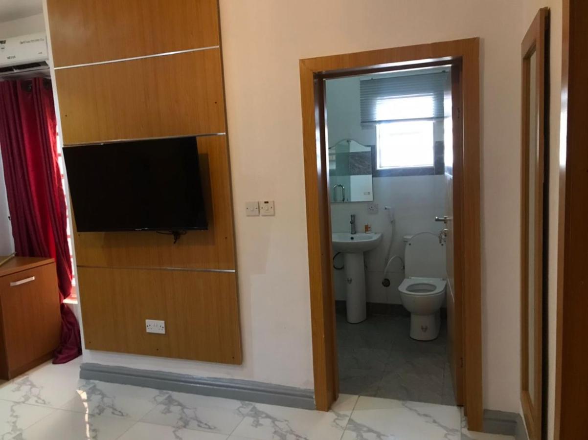 Dominance Events And Suites อิบาดัน ภายนอก รูปภาพ