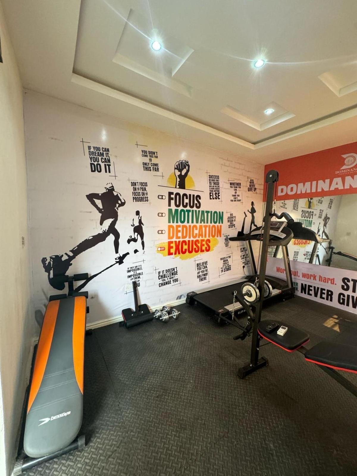 Dominance Events And Suites อิบาดัน ภายนอก รูปภาพ